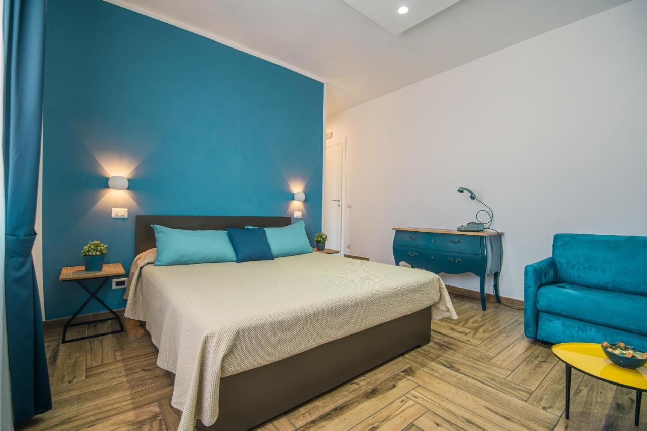 Hub Ferroviario - 12 Posti Letto Per Il Tuo Gruppo A Napoli Con Wifi E Netflix Bed & Breakfast Exterior photo