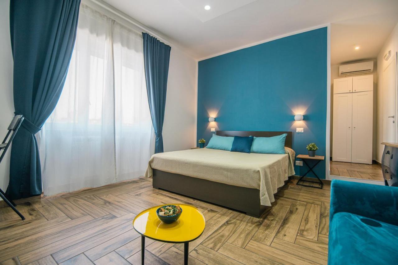 Hub Ferroviario - 12 Posti Letto Per Il Tuo Gruppo A Napoli Con Wifi E Netflix Bed & Breakfast Exterior photo