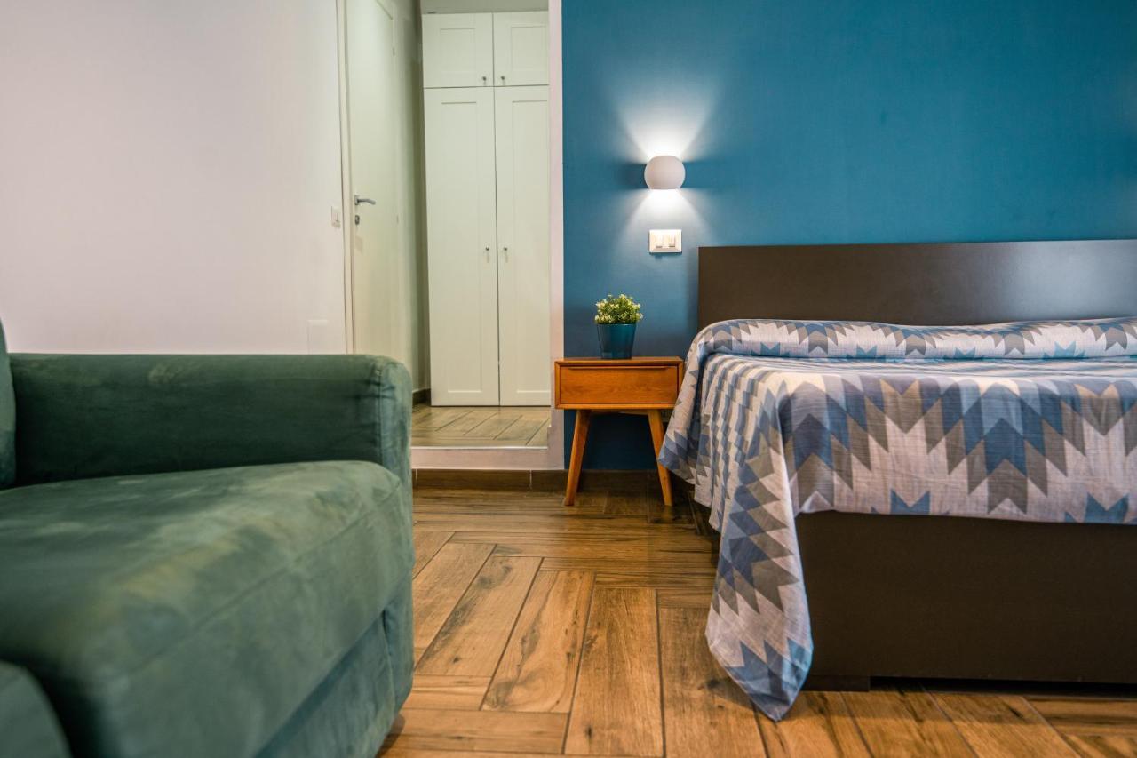 Hub Ferroviario - 12 Posti Letto Per Il Tuo Gruppo A Napoli Con Wifi E Netflix Bed & Breakfast Exterior photo