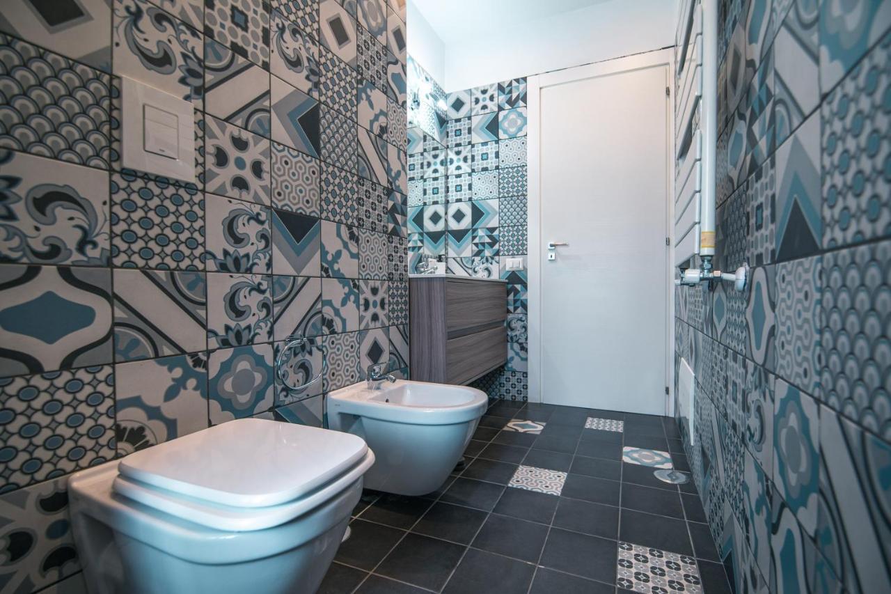 Hub Ferroviario - 12 Posti Letto Per Il Tuo Gruppo A Napoli Con Wifi E Netflix Bed & Breakfast Exterior photo